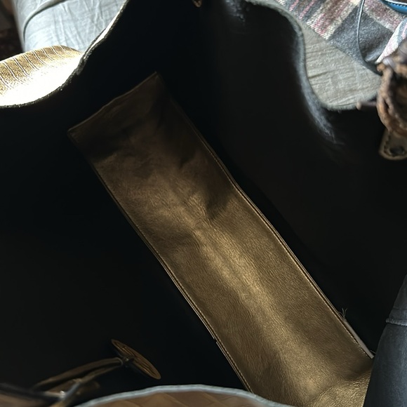 Bottega Veneta bag in gold unbelievably beautiful - Picture 13 of 17